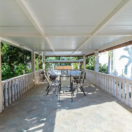 Seafront Napa Star 5 Bedrooms