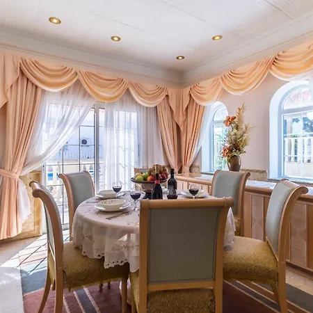 Seafront Napa Star 5 Bedrooms Villa