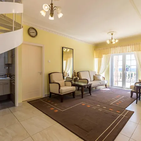 Seafront Napa Star 5 Bedrooms *