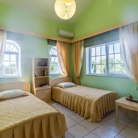 Seafront Napa Star 5 Bedrooms Villa *