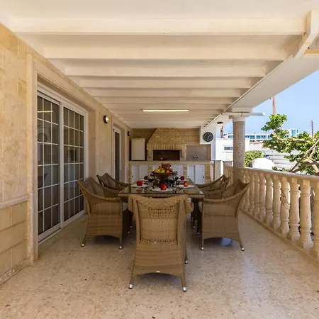 Seafront Napa Star 5 Bedrooms * Agia Napa