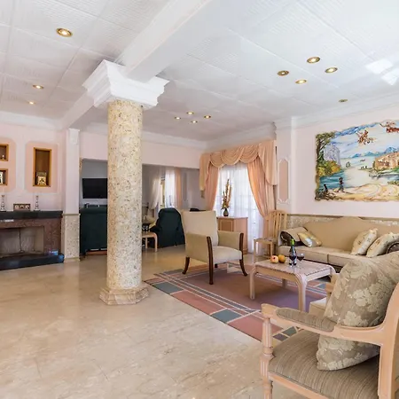 Seafront Napa Star 5 Bedrooms Villa
